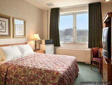 Elkins Inn And Suites Habitación foto